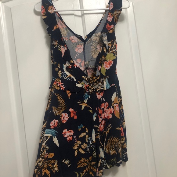 Express Floral Romper Size 2 - Picture 4 of 5